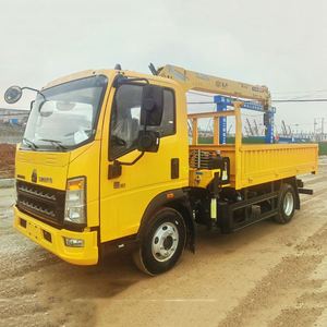 Grue montée sur camion Sinotruk Ho Wo, grue mobile à flèche télescopique de 4 tonnes à 4 sections pour l'alimentation en matériaux sur chantier - Product Image 3