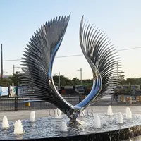 QUYANGモダンアートメタルガーデン彫像磨かれた抽象的なステンレス鋼屋外用の大きな天使の翼の彫刻