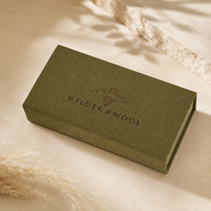 Boîte cadeau en carton rigide texturé ivoire avec intérieur vide, emballage personnalisé avec logo pour bijoux, parfums et produits de marques haut de gamme - Product Image 2