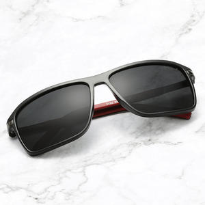 Gafas de Sol Rectangulares Grises Jack, Polarizadas UV400, Antideslumbrantes, Unisex, para Conducir, Montura Completa, Lentes TAC, Color Negro Arena - Product Image 2