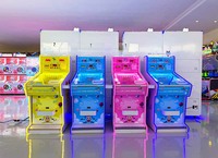 Machine à grue à monnayeur pour enfants, équipement de terrain de jeux pour centre commercial, avec retour manuel, fonctionnalités de jeu vidéo en anglais et vitre