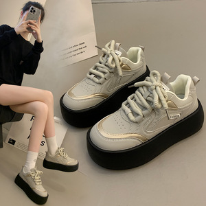 Baskets blanches rehaussantes pour femmes, nouveau style 2026, à plateforme et semelle épaisse, élégantes et polyvalentes, pour le loisir et le sport - Product Image 2