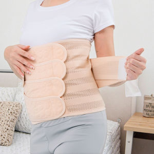 Cinturón de recuperación posparto ajustable en beige Envoltura posparto cómoda y de apoyo de fabricación Indonesia - Product Image 1