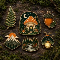 Broche en émail personnalisée motif Maison Champignon Clair de Lune, Badge Nature Forêt, Émail Dur, Cadeau Souvenir, Vente en Gros, OEM ODM, Fabrication de Broches
