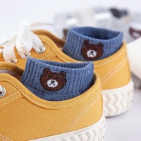 Chaussettes en polyester d'ours les moins chères de vente chaude en gros