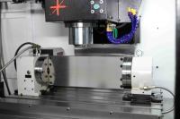 Machine de fabrication de modèles Vmc650 Vmc 850, processus de fraisage économique pour centre d'usinage CNC à broche verticale 5 axes Ptp, Chine