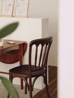 Chaise de salle à manger vintage française du Moyen Âge en bois massif avec dossier en rotin, avec mortaise et tenon, pour café et usage domestique