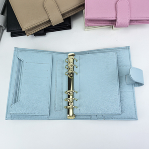 Organiseur de budget Y&G A6 en cuir de litchi de luxe avec couverture de planificateur à feuilles mobiles, multi-poches souples, personnalisable, à forte réutilisation - Product Image 1