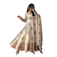 Ensemble de robe longue en soie Fendy de créateur avec broderie de sequins lourds, dupatta et pantalon, prêt-à-porter, séchage rapide, pour fêtes, événements festifs et mariages