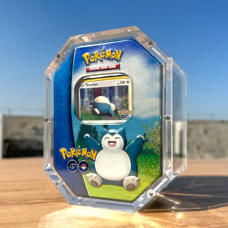 TCG caixa de lata acrílica personalizada para Pokemon 1a edição Cartões Pokémon GO Expositor forte ímã