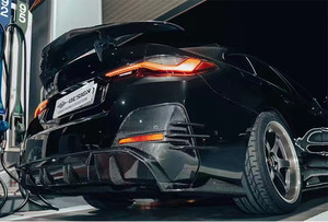 Kit carrosserie I4 en fibre de carbone : Lame avant, diffuseur, spoiler, jupes latérales, capot – Neuf, 2022-2023, auto-adhésif, de remplacement - Product Image 5