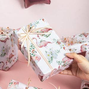 Rollo de Papel de Regalo con Estampado de Plumeria y Flamencos Rosas, 17 Pulgadas x 32.8 Pies, Papel Decorativo de Doble Cara para Envolver Regalos y Manualidades - Product Image 6