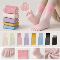Chaussettes de yoga antidérapantes à cinq doigts pour femmes, chaussettes de pilates professionnelles pour l'entraînement et le fitness