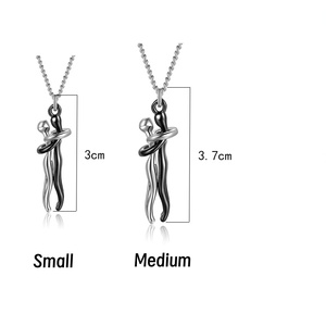 Gioielli di amore minimalista <span class=keywords><strong>coppia</strong></span> romantica abbraccio collana di fascino che abbraccia <span class=keywords><strong>coppia</strong></span> in acciaio inossidabile collana <span class=keywords><strong>per</strong></span> il <span class=keywords><strong>regalo</strong></span> di San Valentino - Product Image 2