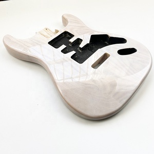 Cuerpo de Guitarra Personalizado Blanco con Mástil de Fresno SSS en Venta - Product Image 3