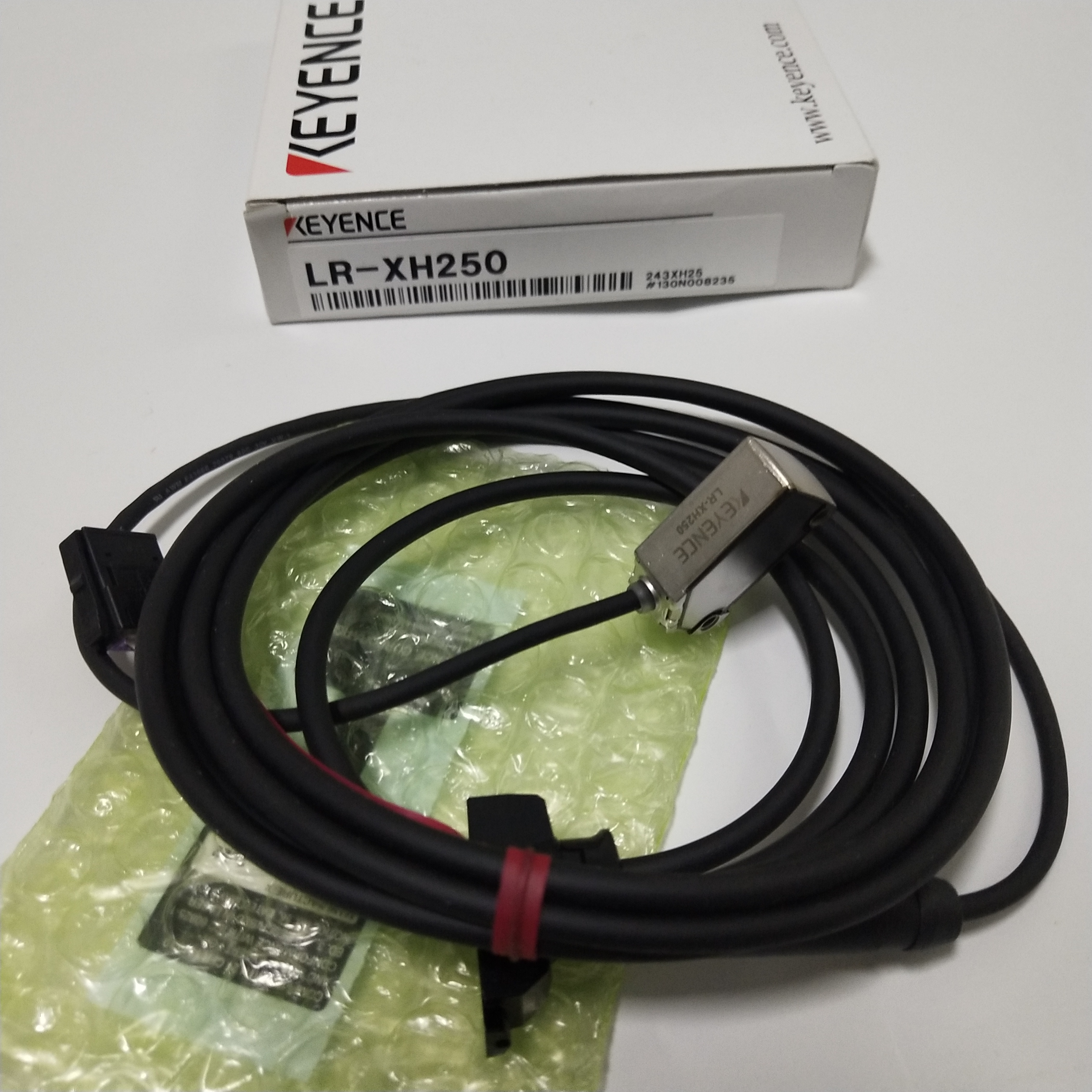 Original KEYENCE LR-XH250 Digital CMOS Laser Sensor Head with 2m