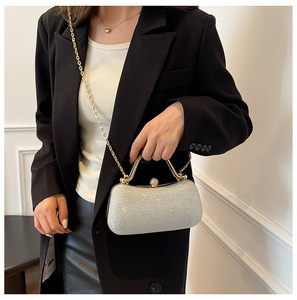 Magnifique Pochette de Soirée Élégante en Satin Couleur Unie Irrégulière pour Femme, Sac à Main de Luxe pour Mariage et Fêtes - Product Image 6