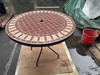 Table de salle à manger extérieure moderne en acier inoxydable de luxe, durable, résistante aux UV et à l'eau, pour cour, hôtel, villa, jardin