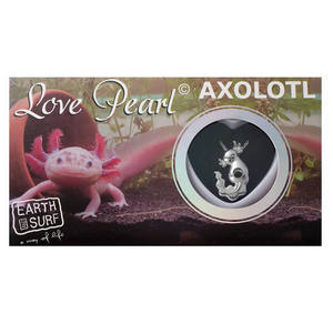 Perle d'amour magique Axolotl, un accessoire inoubliable, une perle cachée dans une huître, créant un moment surprise que vous chérissez - Product Image 1