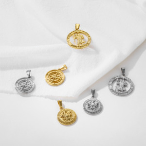 Olivia Fashion Medusa Bijoux <span class=keywords><strong>Boussole</strong></span> Saint Christophe Acier Inoxydable Or 18k Pendentif Religieux pour Collier pour Hommes Femmes - Product Image 1