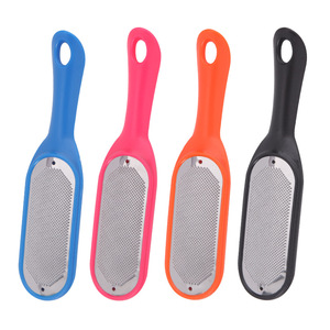 Râpe à pieds professionnelle en acier inoxydable pour éliminer les callosités, râpe à pieds pour <span class=keywords><strong>pédicure</strong></span> pour éliminer les peaux mortes et les peaux dures - Product Image 6