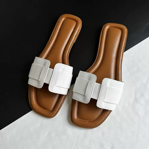 Hochwertige Designer-Flachsandalen PU-Einlegesohle <span class=keywords><strong>Massage</strong></span>-Pantoffeln Modischer Trend Luxus-Damen-Flachpantoffeln - Product Image 5