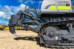 รถตักดิน ZOOMLION ZD260G ความจุ 6.4 ลูกบาศก์เมตร รถดันดินขนาดเล็ก ระบบไฮดรอลิกแบบตีนตะขาบ - Product Image 6