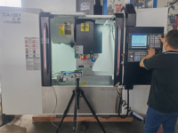 Hoge Kwaliteit Vmc850l Belangrijkste Kenmerken Cnc Verticale Freesmachine Goedkoop