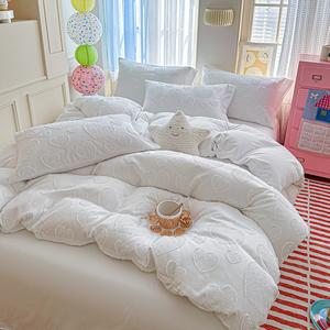 Conjunto de Cama com Capa de Edredom Luxuoso, Macio e Fofo, com Estampa de Corações Acolchoados, Tamanho Queen, com Fronhas, Alta Qualidade, Atacado - Product Image 1
