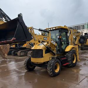 Chargeuse-pelleteuse JCB 3CX14FT, charge nominale de 8 tonnes, moteur de 67,1 kW, modèle 2021 - Product Image 5
