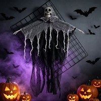Décoration d'Halloween : squelette suspendu effrayant en gaze déchirée, ornement de crâne effrayant pour la décoration de fête dans une maison hantée
