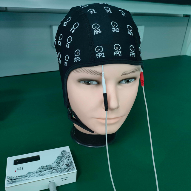 Smart Health Transcranial Electrogram Cap for EEG Brain Waves 63 O'clock Positioning Black One-size-fits-all