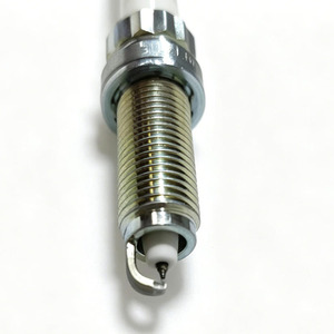 12120039664 SILKBR8D8S Venta al por mayor de bujías de iridio con rosca OE para BMW Serie 3 F30 F31, Serie 7 F01, Serie 5 F07 F10 - Product Image 6