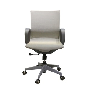 Silla de Oficina de Malla Transpirable en Blanco y Negro, con Ruedas, Superventas - Product Image 2