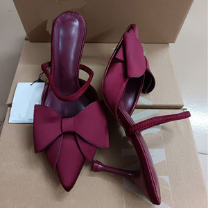 Chaussures à talons hauts pour femmes 2025, nouveau modèle, style féerique sexy, à bout pointu, à talon fin, à découpe basse, avec motif flocon de neige - Product Image 3