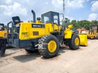 Wenig Genutzter Komatsu WA380 Radlader mit 5 Tonnen Nennlast und Original Japanischem Motor zum Verkauf