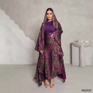 Nouvel ensemble musulman modeste 2026 en gros, léger et respirant, 3 pièces : Hijab, Abaya ouverte et longue jupe - Product Image 1