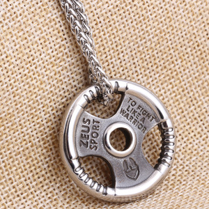 Collier Zeus Sport avec pendentif en forme de disque de musculation, 34 mm, acier inoxydable, pour un usage quotidien - Product Image 3