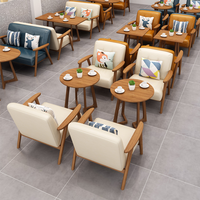 Offre Spéciale : Ensemble de Salon Moderne avec Chaise Rembourrée à Structure en Bois et Table pour Café, Hôtel, Restaurant, Salon de Thé et Pâtisserie