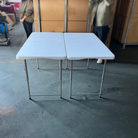 Table de salle à manger d'extérieur en plastique HDPE, robuste et durable, design portable, mobilier d'entrée moderne, 4 places, directement de l'usine