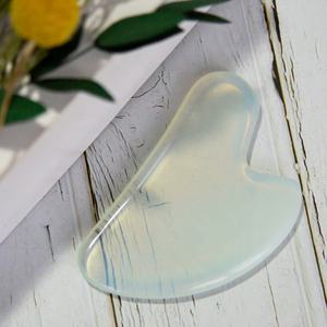 Gesichtshaut-Werkzeuge <span class=keywords><strong>100</strong></span> % echtes natürliches Herzbild weißes Opal Gua Sha Brett abziehbar Opalit Gua Sha Massagegerät für Gesicht Hals Körper - Product Image 3