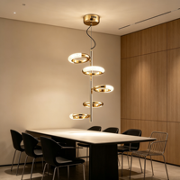 Lampu Gantung LED Spiral 5 Cincin Vertikal Mewah Modern, Lampu Hias Gantung Bundar Bertingkat Warna Emas Poles untuk Tangga