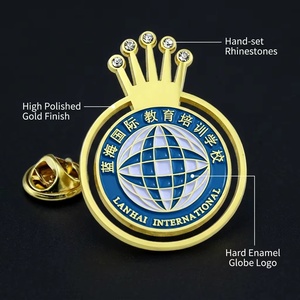 Badges métalliques sablés or mat, épingles de revers personnalisées en relief 3D, artisanat métallique plaqué or pour cadeaux souvenirs - Product Image 2
