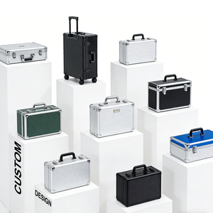 Op maat gemaakte aluminium gereedschapskoffer met gevormd schuiminterieur, harde aluminium flightcase met handvat en wielen - Product Image 2