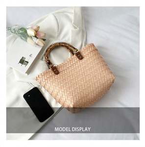 Sac Messager Pour Femmes En Tissu a Pain De Plage Populaire Bandoulière Main Forme C ur Porte Monnaie Rond Paille - Product Image 5