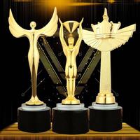 Trofeos Deportivos HyperCrafts Personalizados de Alta Calidad en Metal, Diseño Creativo para Campeones