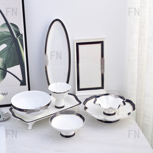 Juego de Platos Hondos de Porcelana Fina con Borde Dorado, Diseño Clásico de Estilo Lujoso, Platos Redondos de Cerámica de Varios Tamaños - Product Image 6
