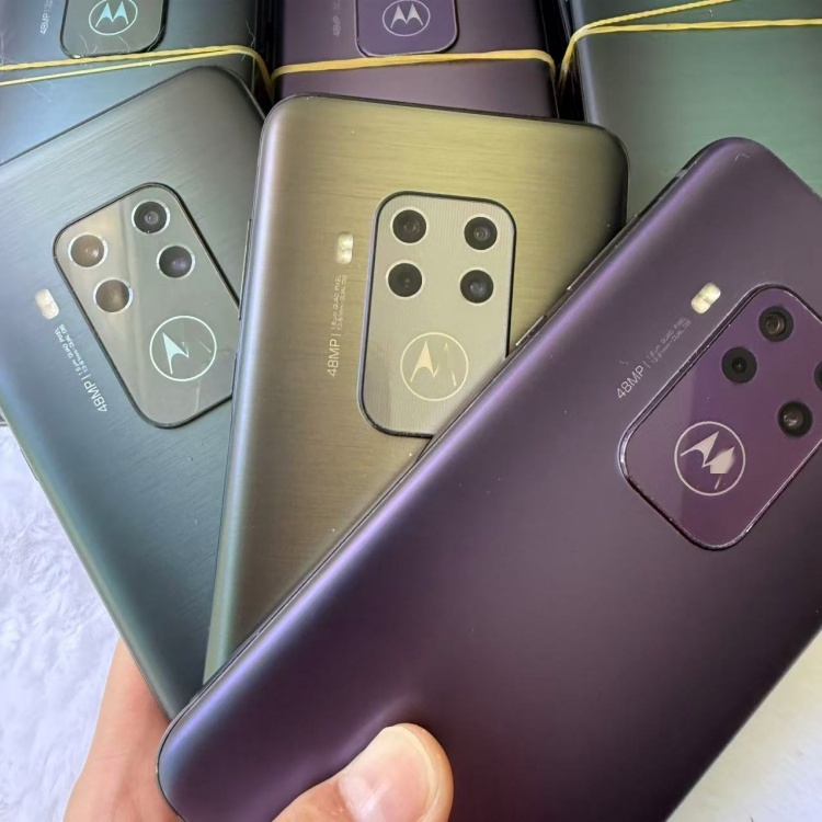Motorola One Zoom