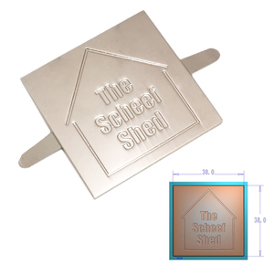 2021 אופנה עיצוב שקיות מותג חרוט לוגו מתכת תווית ותגים מותאם אישית מתכת שם צלחות עם גב עבור תיקי מזוודות - Product Image 3