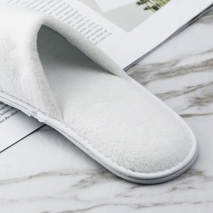 Pantoufle d'hôtel jetable de luxe en coton blanc à bout fermé recyclable lavable doux impression personnalisée pour Airbnb commodités hôtel - Product Image 3